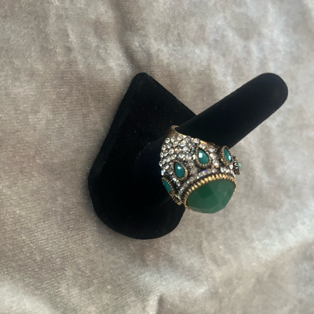 Green Onyx Look Statement Cocktail Ring Gold Tone Boho Glam - Picture 9 of 15